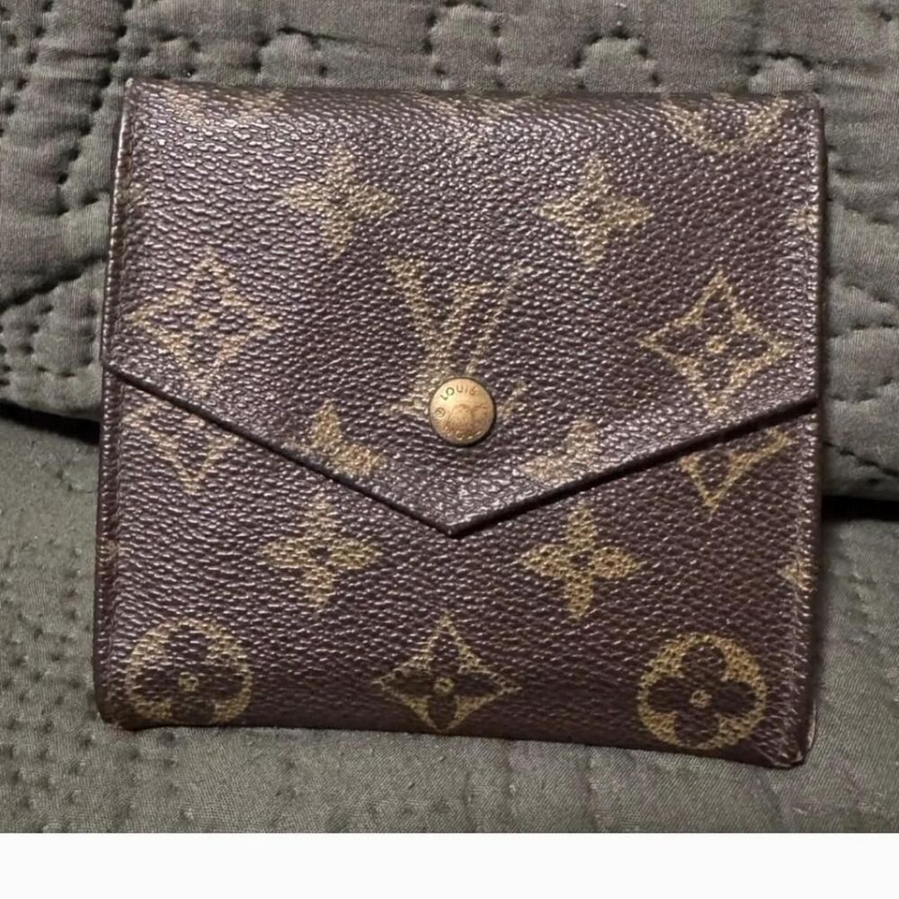 Louis-vuitton Women's Brown and Gold Wallet-purses